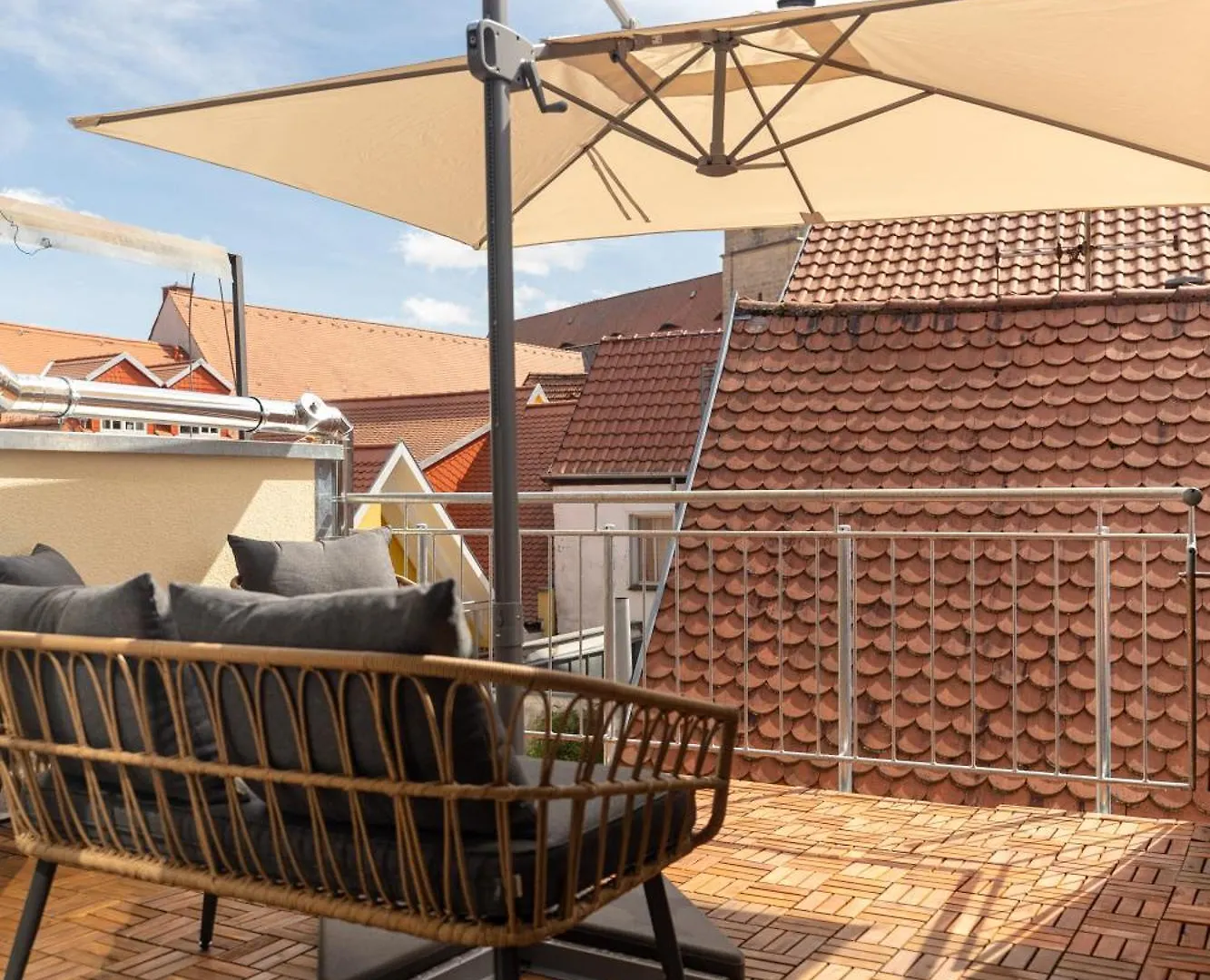 דירה באיירוט Ferienwohnungen Im Herzen Der Stadt